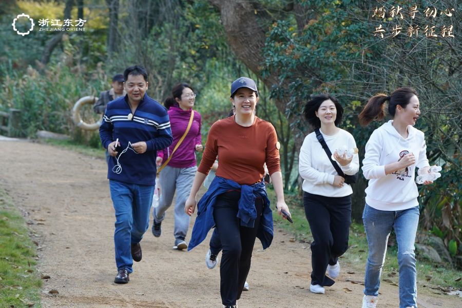 1672819385515883CU53.jpg DSC00955.jpg